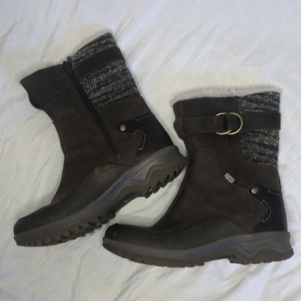 Merrell Women’s Eventyr Mid North Waterproof Boot Size 7